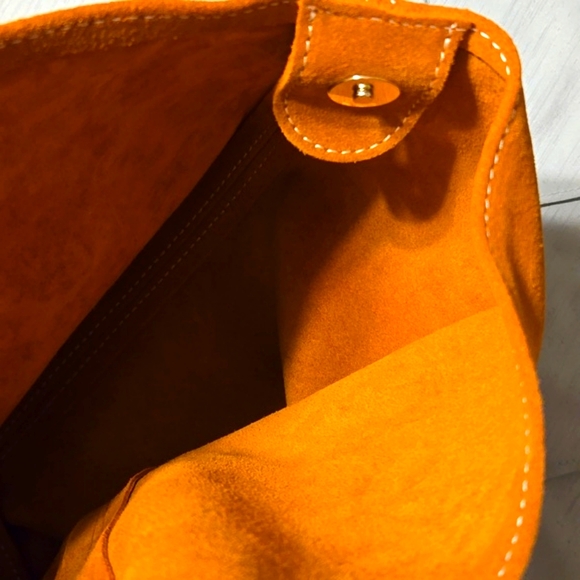 Italian orange suede hobo bag - Picture 11 of 16